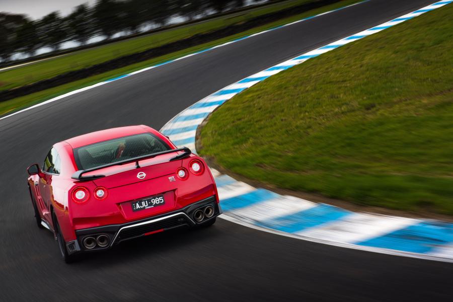  Nissan GT-R Track Edition 2016 года  (AU) (фото 3 из 13)